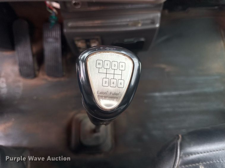 image for item DM5604 2008 Kenworth T300 winch truck