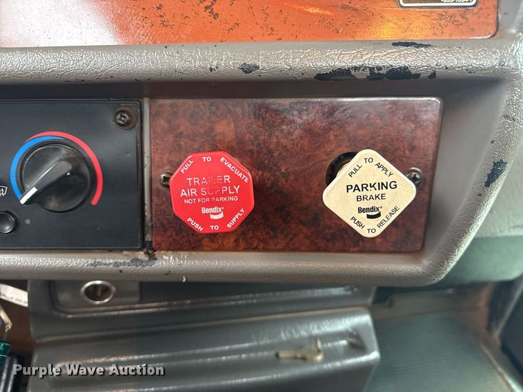 image for item DM5604 2008 Kenworth T300 winch truck