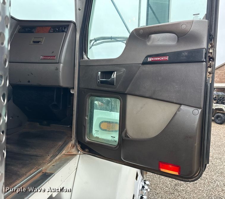 image for item DM5604 2008 Kenworth T300 winch truck