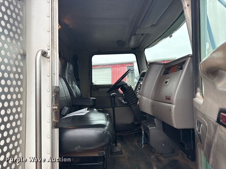 image for item DM5604 2008 Kenworth T300 winch truck