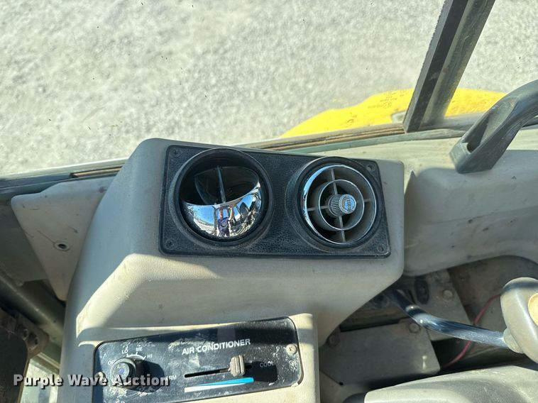 image for item DM5611 2007 Yanmar ViO35-5 mini excavator