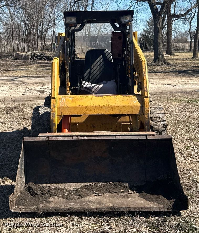 image for item DO0452 1997 Daewoo DSL 801 skid steer loader