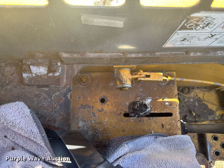 image for item DO0452 1997 Daewoo DSL 801 skid steer loader