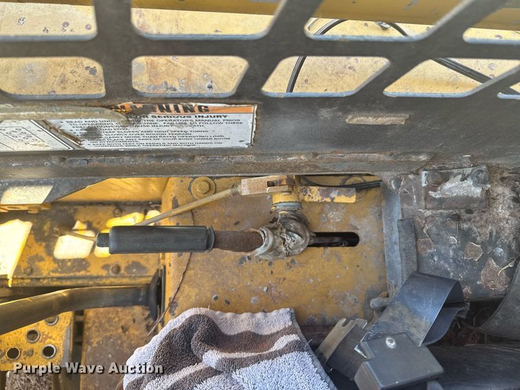 image for item DO0452 1997 Daewoo DSL 801 skid steer loader