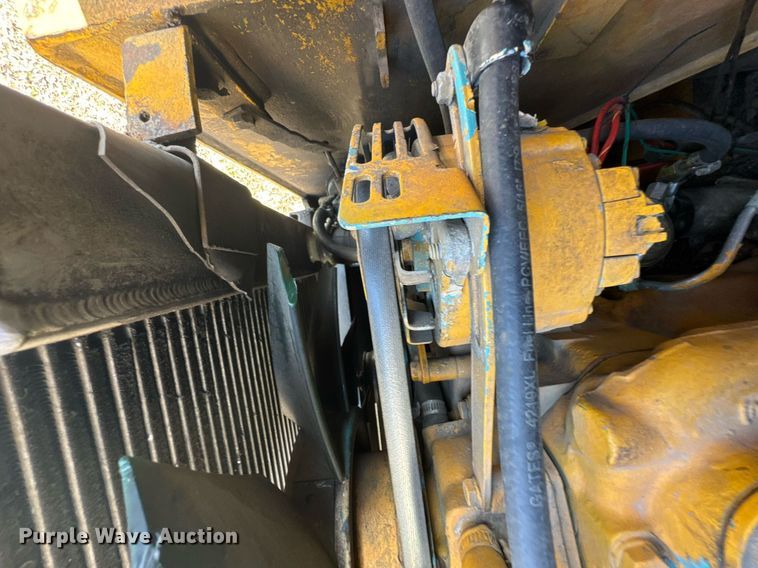 image for item DO0452 1997 Daewoo DSL 801 skid steer loader