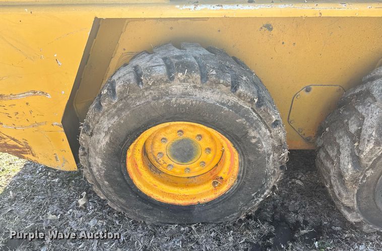 image for item DO0452 1997 Daewoo DSL 801 skid steer loader