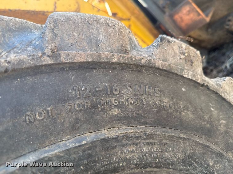 image for item DO0452 1997 Daewoo DSL 801 skid steer loader