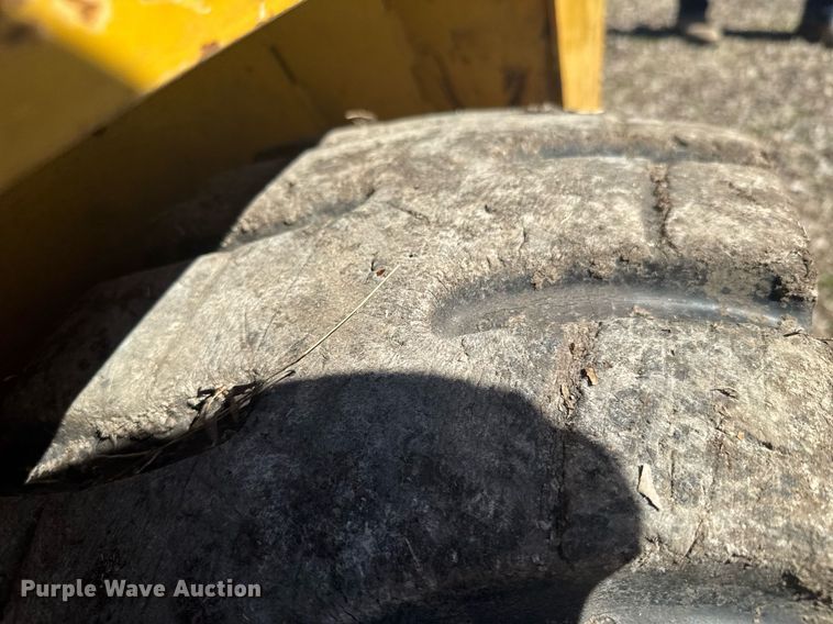 image for item DO0452 1997 Daewoo DSL 801 skid steer loader