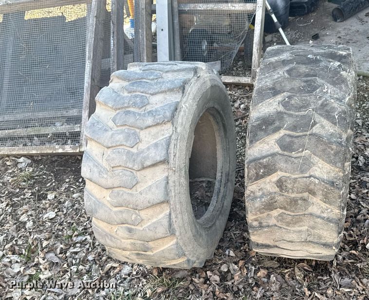 image for item DO0452 1997 Daewoo DSL 801 skid steer loader