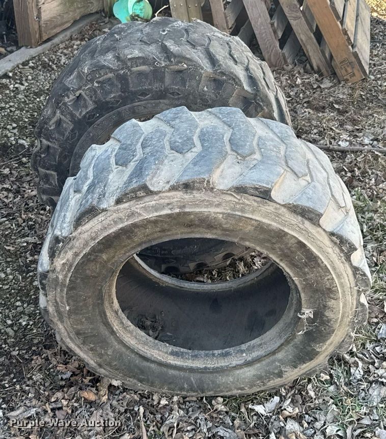 image for item DO0452 1997 Daewoo DSL 801 skid steer loader