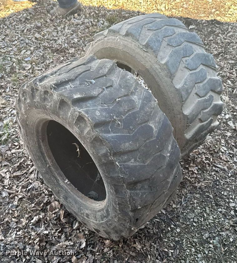 image for item DO0452 1997 Daewoo DSL 801 skid steer loader