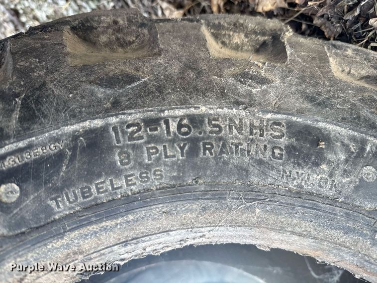 image for item DO0452 1997 Daewoo DSL 801 skid steer loader