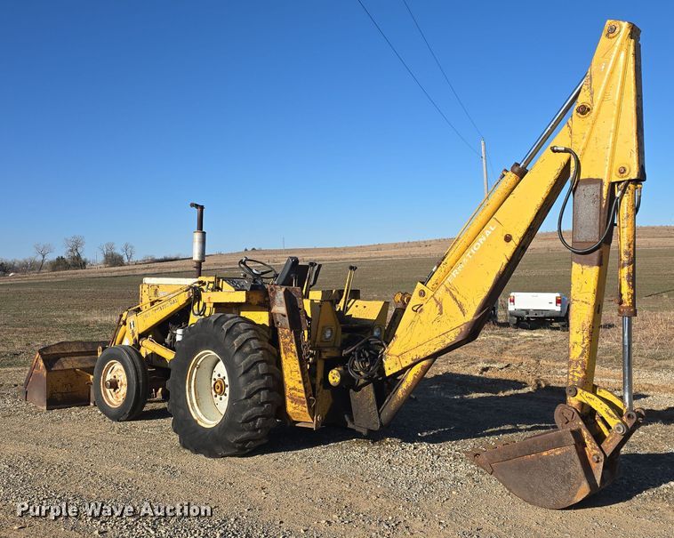 image for item DO7845 International Harvester 3514 backhoe