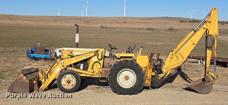 image for item DO7845 International Harvester 3514 backhoe