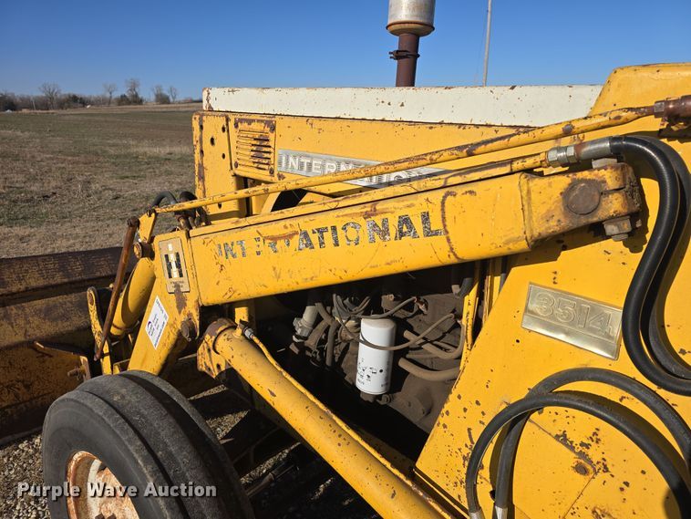 image for item DO7845 International Harvester 3514 backhoe