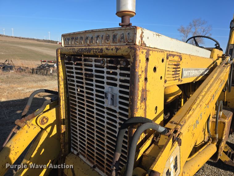 image for item DO7845 International Harvester 3514 backhoe
