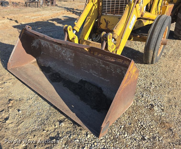 image for item DO7845 International Harvester 3514 backhoe