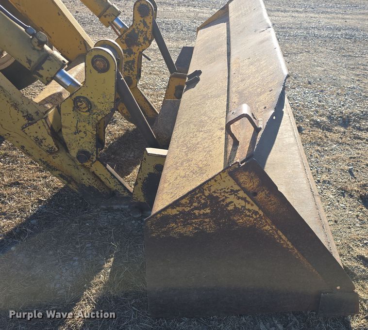 image for item DO7845 International Harvester 3514 backhoe