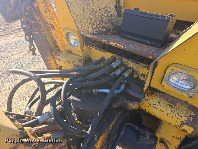 image for item DO7845 International Harvester 3514 backhoe