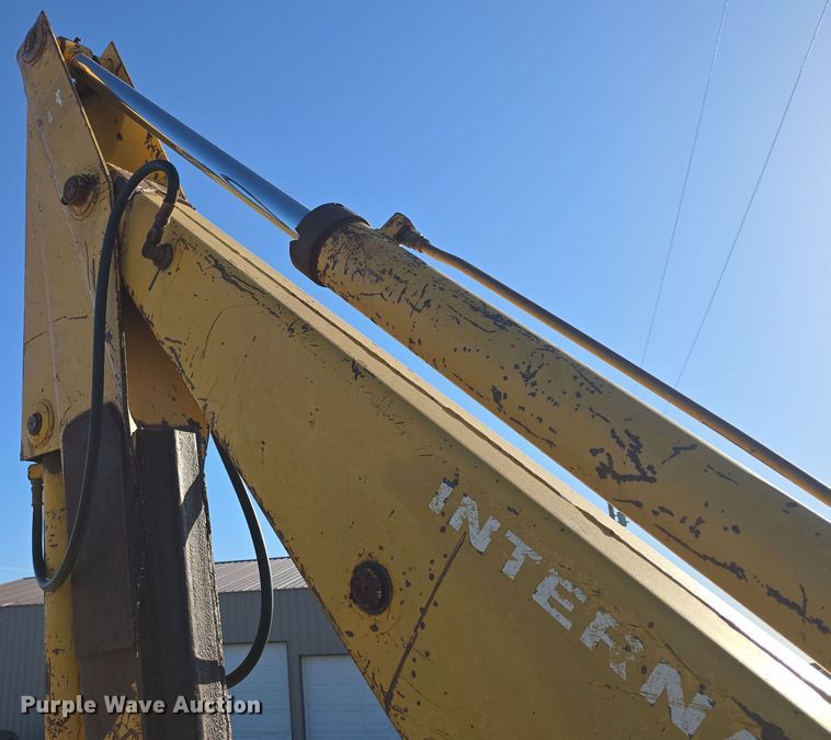 image for item DO7845 International Harvester 3514 backhoe