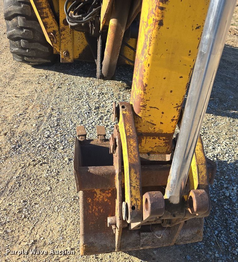 image for item DO7845 International Harvester 3514 backhoe