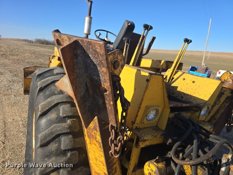 image for item DO7845 International Harvester 3514 backhoe