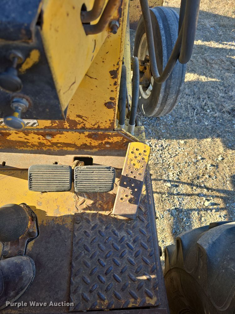 image for item DO7845 International Harvester 3514 backhoe