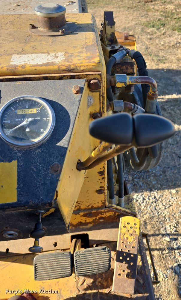 image for item DO7845 International Harvester 3514 backhoe