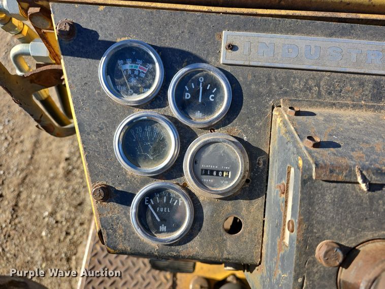 image for item DO7845 International Harvester 3514 backhoe