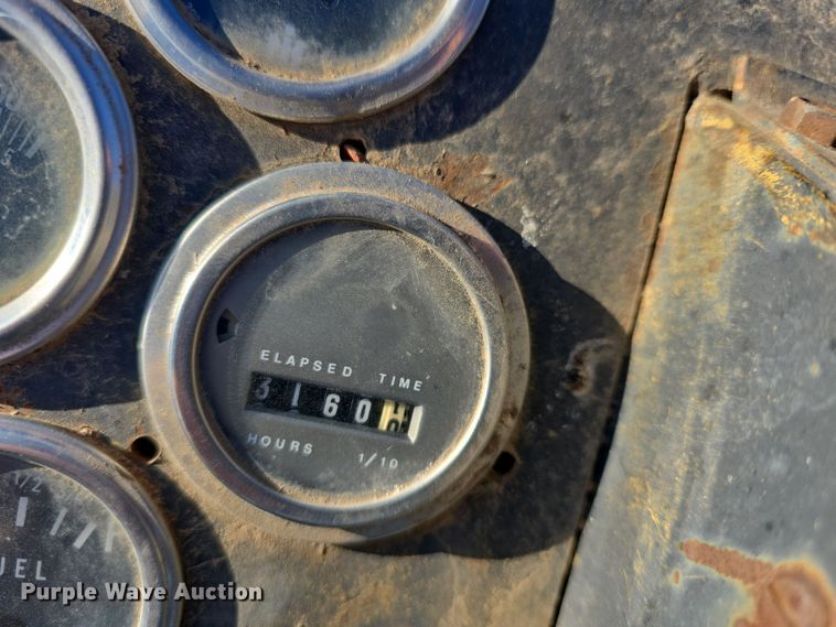 image for item DO7845 International Harvester 3514 backhoe