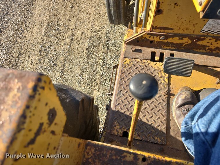 image for item DO7845 International Harvester 3514 backhoe