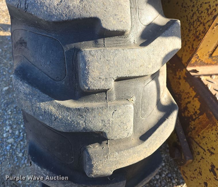 image for item DO7845 International Harvester 3514 backhoe