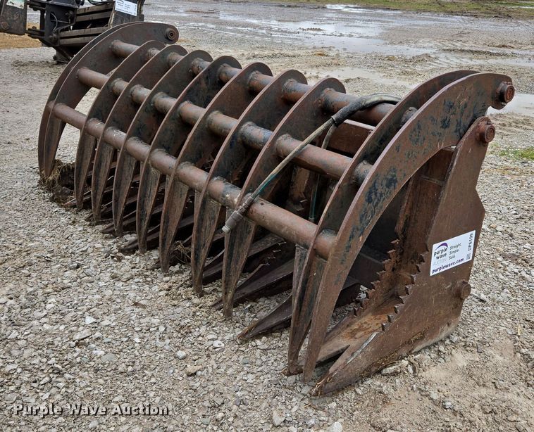 image for item DP6199 Skid steer grapple bucket