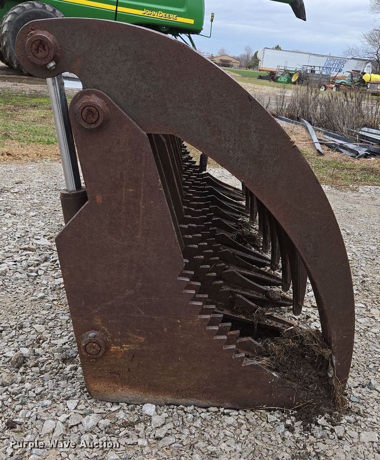 image for item DP6199 Skid steer grapple bucket