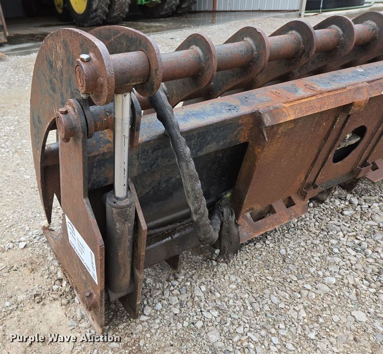 image for item DP6199 Skid steer grapple bucket