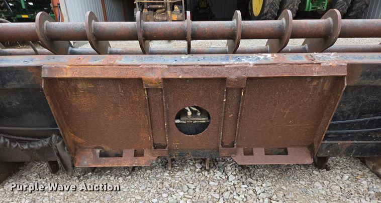 image for item DP6199 Skid steer grapple bucket