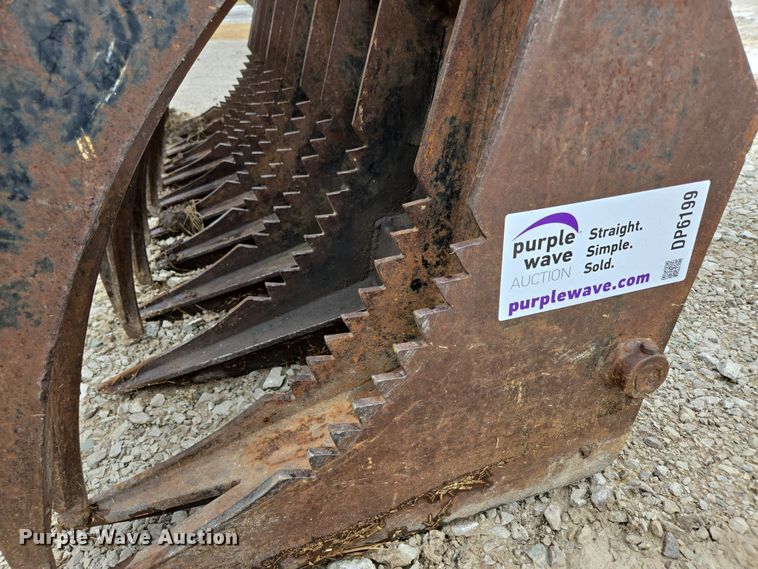 image for item DP6199 Skid steer grapple bucket