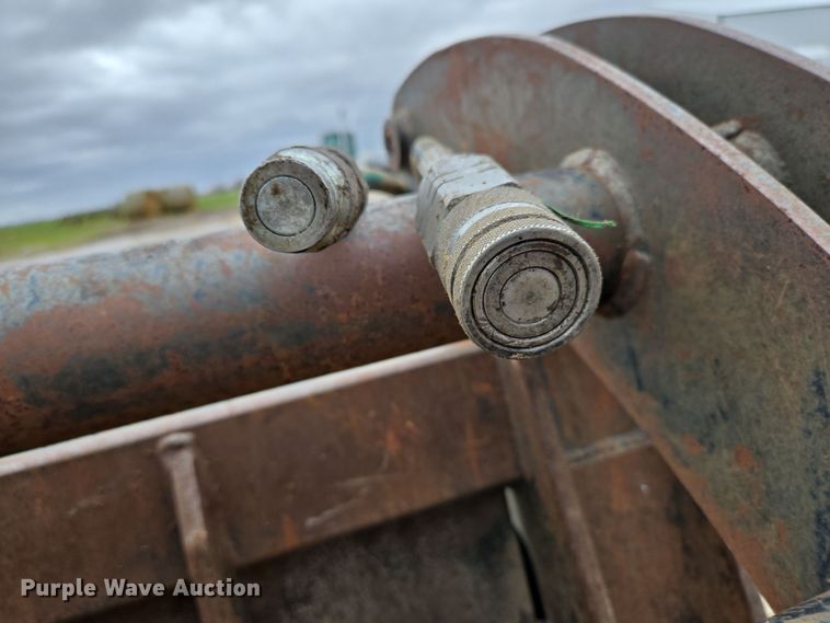 image for item DP6199 Skid steer grapple bucket