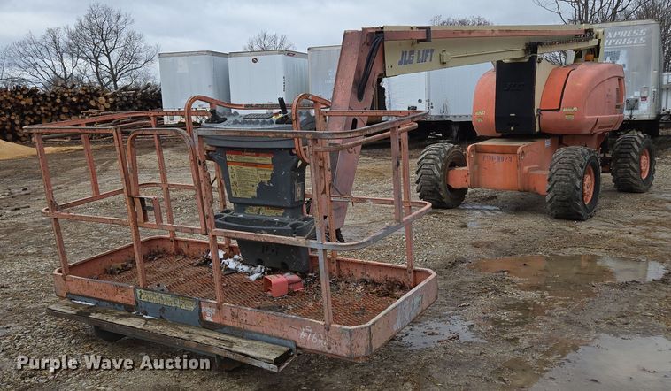 image for item DP6202 2000 JLG 800A boom lift