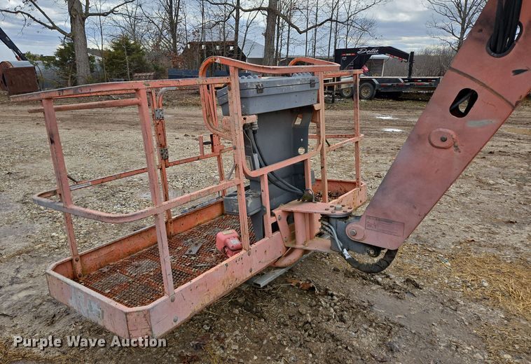 image for item DP6202 2000 JLG 800A boom lift