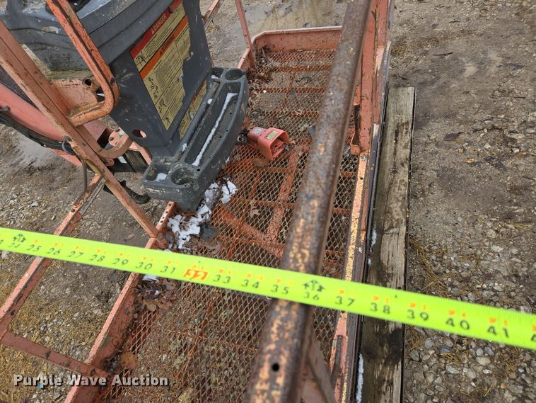 image for item DP6202 2000 JLG 800A boom lift