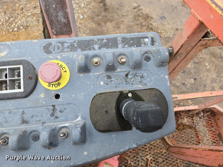 image for item DP6202 2000 JLG 800A boom lift