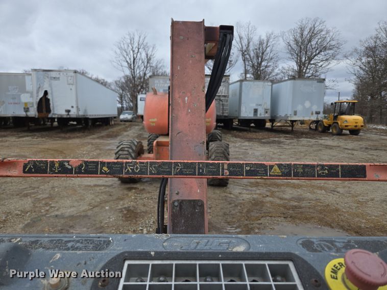 image for item DP6202 2000 JLG 800A boom lift