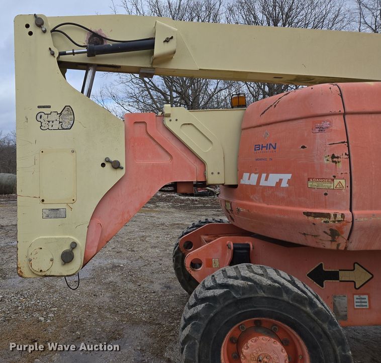 image for item DP6202 2000 JLG 800A boom lift