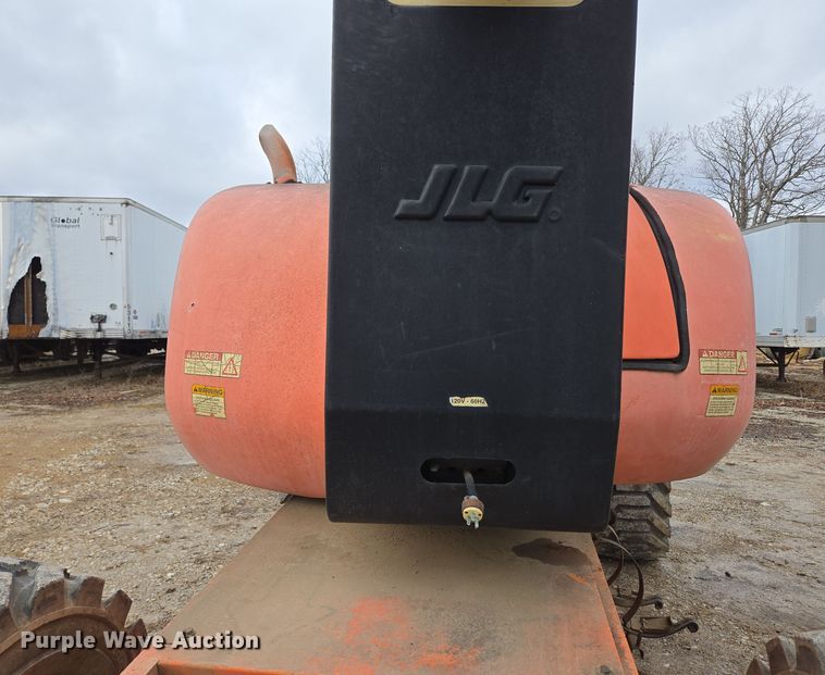 image for item DP6202 2000 JLG 800A boom lift