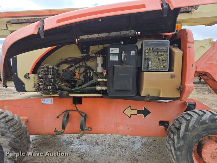 image for item DP6202 2000 JLG 800A boom lift
