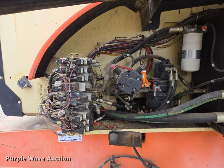 image for item DP6202 2000 JLG 800A boom lift