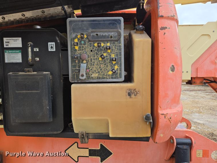 image for item DP6202 2000 JLG 800A boom lift