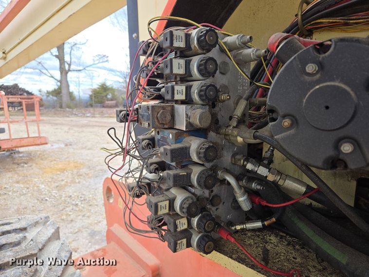 image for item DP6202 2000 JLG 800A boom lift