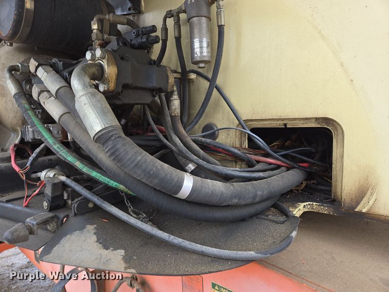 image for item DP6202 2000 JLG 800A boom lift